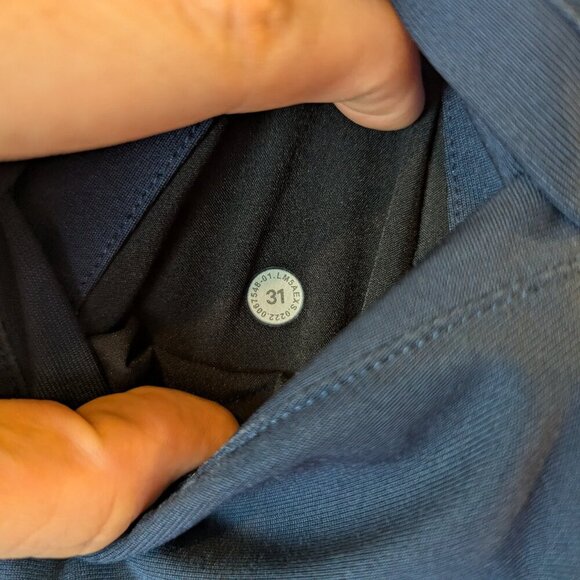 Lululemon Commission Slim-Fit Pant in Navy, Sz 31 - Picture 9 of 10